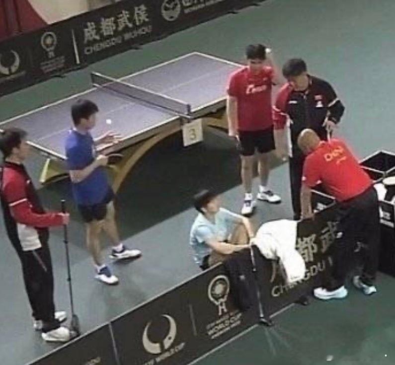 我觉得倪萍最残忍的就是什么责任压力都往她身上放，但是连基本的保障都没给 国乒vs