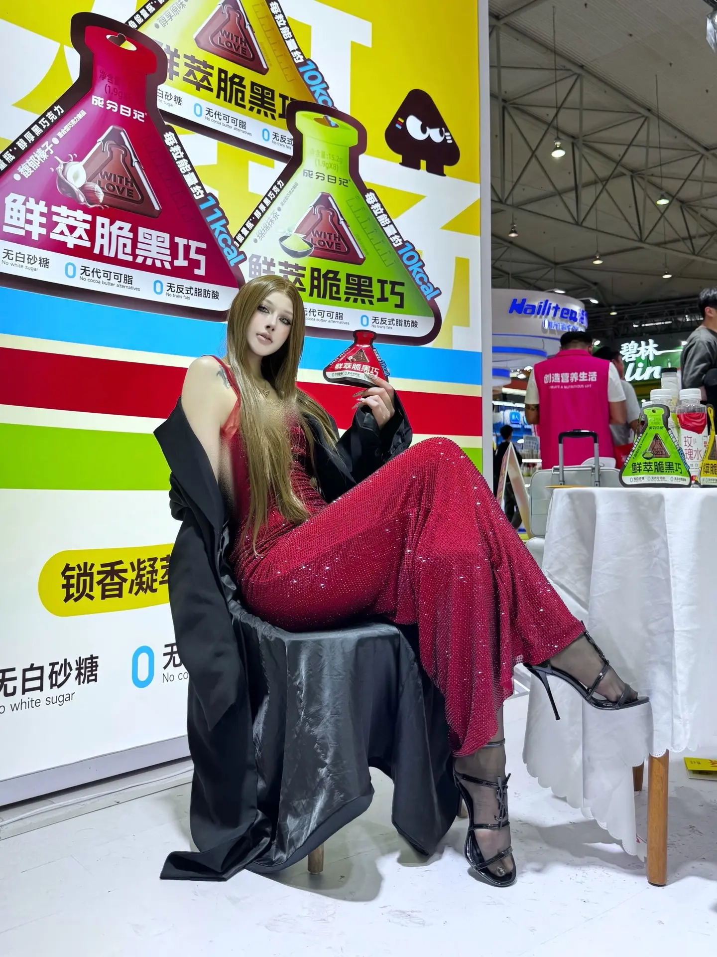 逛糖酒会被这款脆黑巧好吃到无负担🍫。📍世纪城新国际会展中心 S7E...