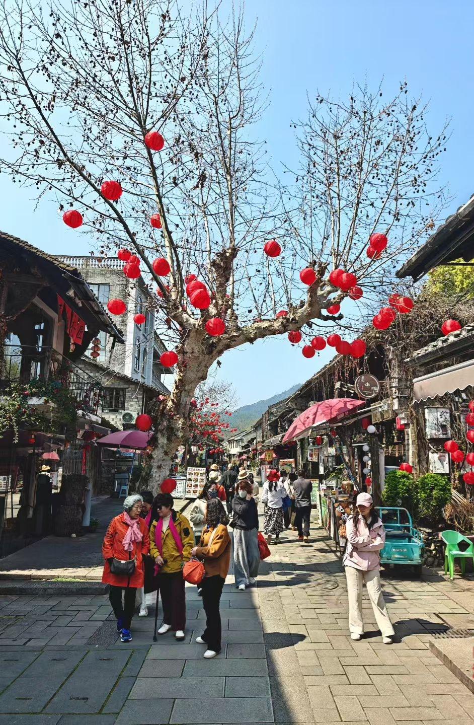 活明白了，都知道要躲人
 
人这一辈子，活到一定岁数，才算真的活明白了。以前总想