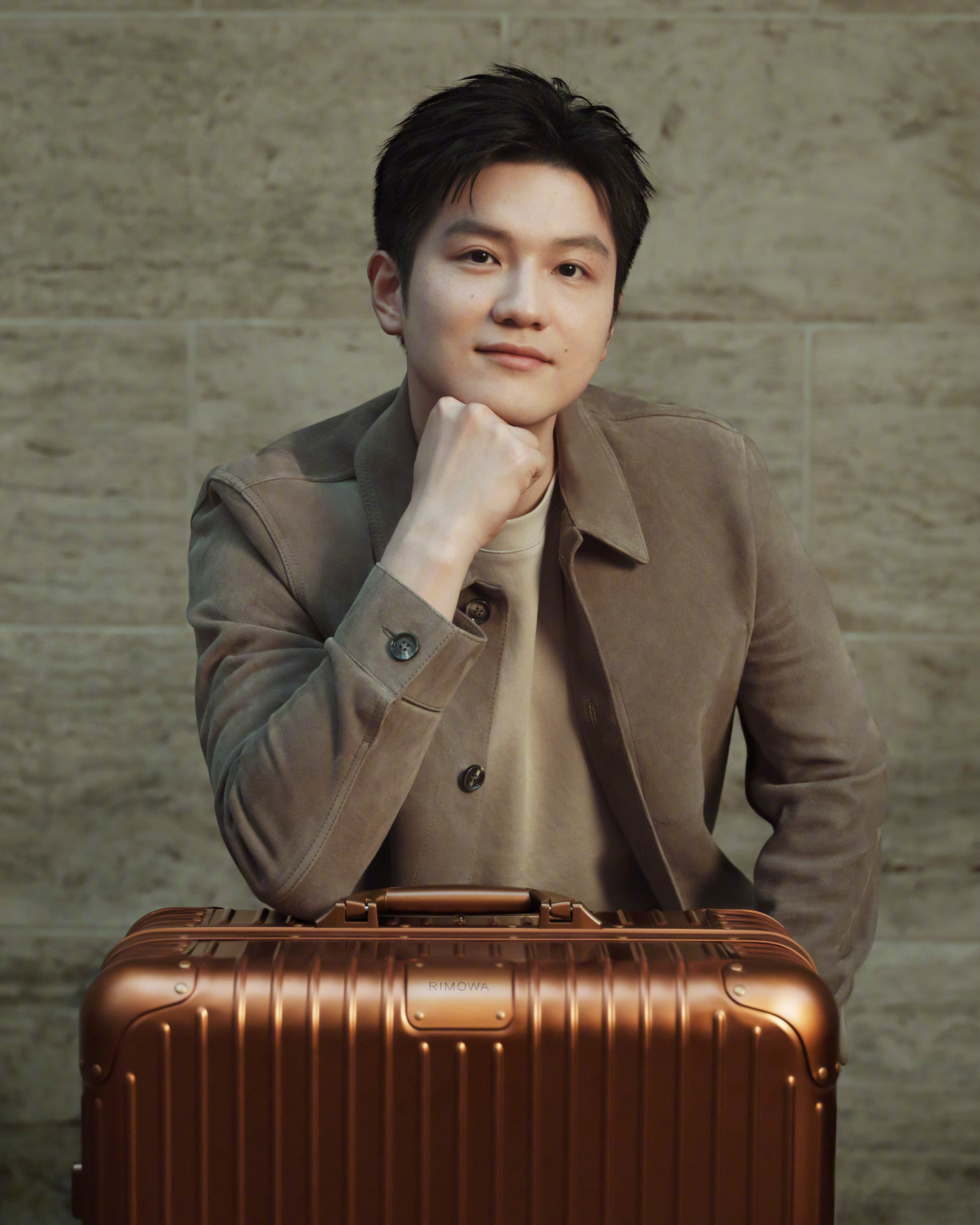 樊振东 × RIMOWA 品牌挚友全新大片樊振东RIMOWA ​​​