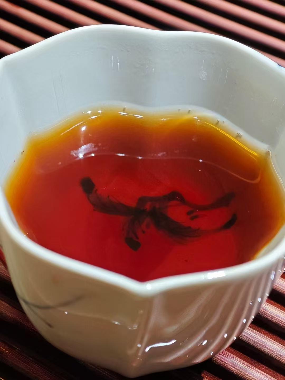 试将新火试新茶，诗酒趁年华
