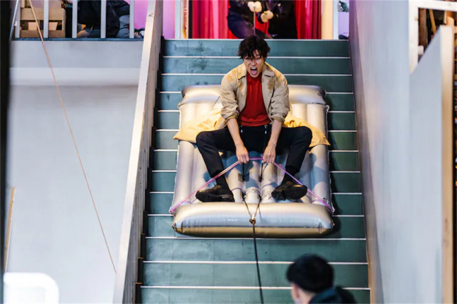 近日，由佐藤祐市执导，三岛龙朗编剧，铃木亮平主演，森田望智出演的电影《#城市猎人