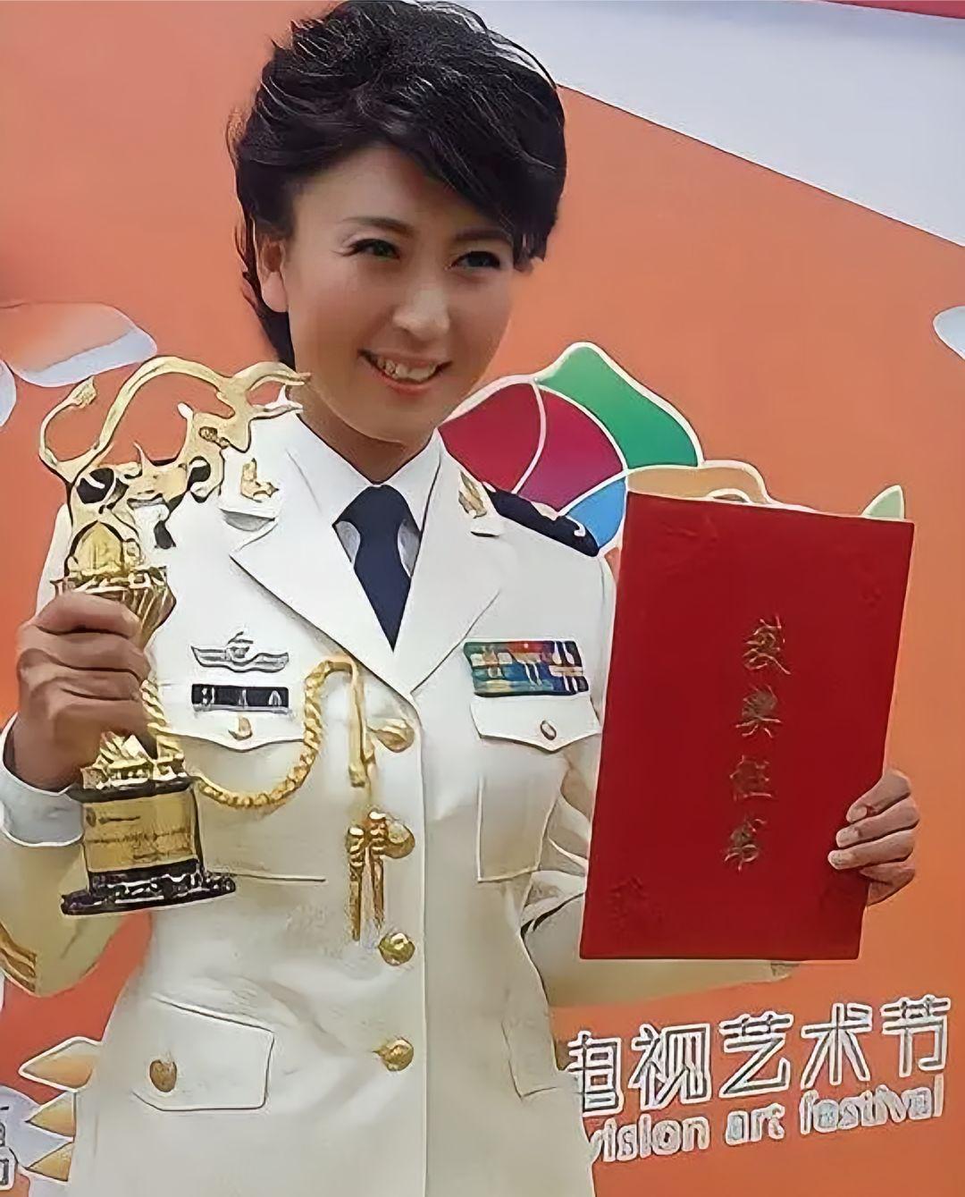 古代把戏子定为下九流，
真是太有道理了。
戏子属卖艺者，常被视为道德败坏的象征，