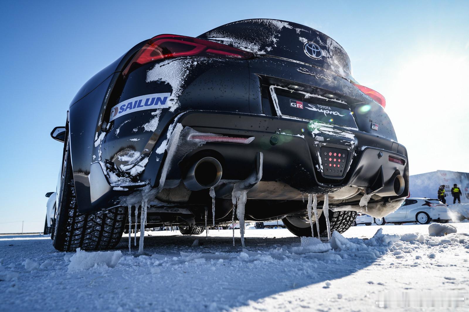 能把失控做的好玩的车，GR YARIS当之不愧，它就属于这里属于赛道，我的这个冬