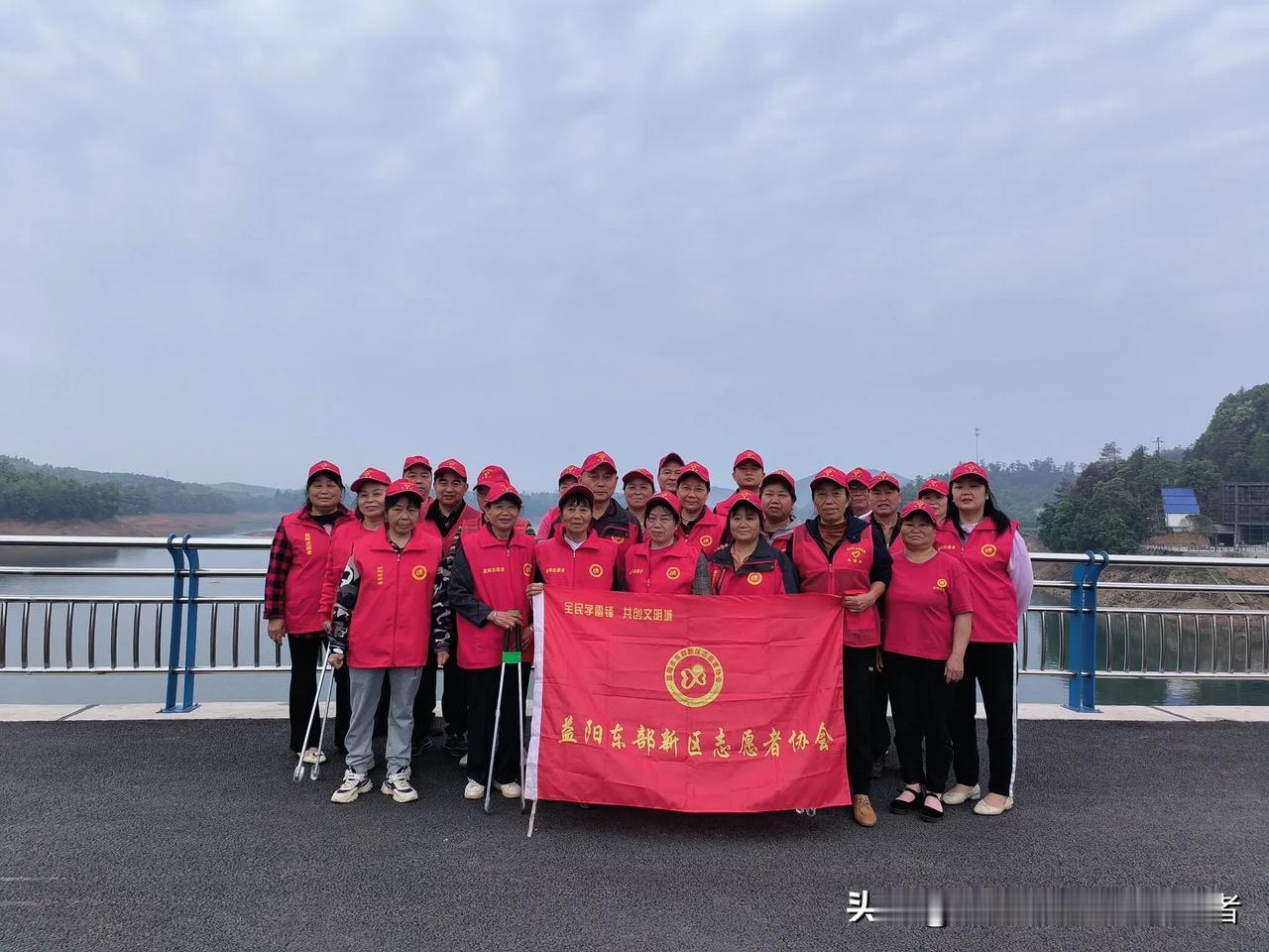 守护碧水清流，共筑生态家园——益阳市东部新区志愿者协会常态化净滩行动进行时

 