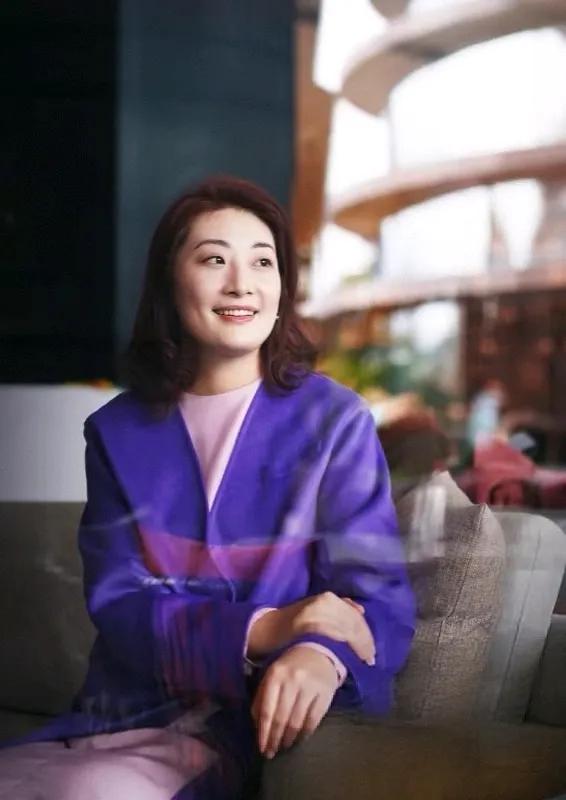 今天的判决是这样的：
1.被告宗馥莉不得从相关账户中提款或转账任何资产，禁制令持