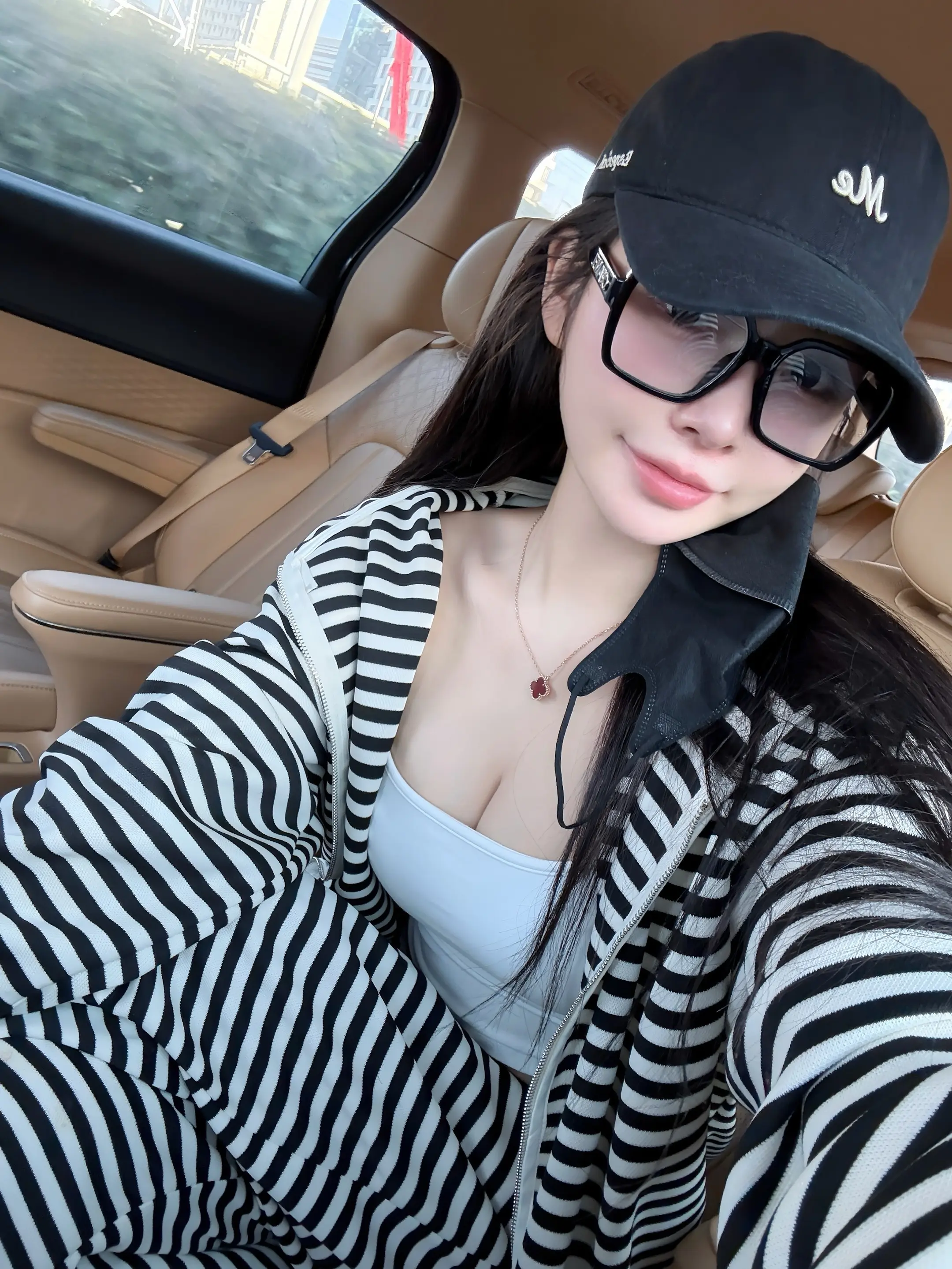 亲嘴可以 公开的话 是不是太暧昧了