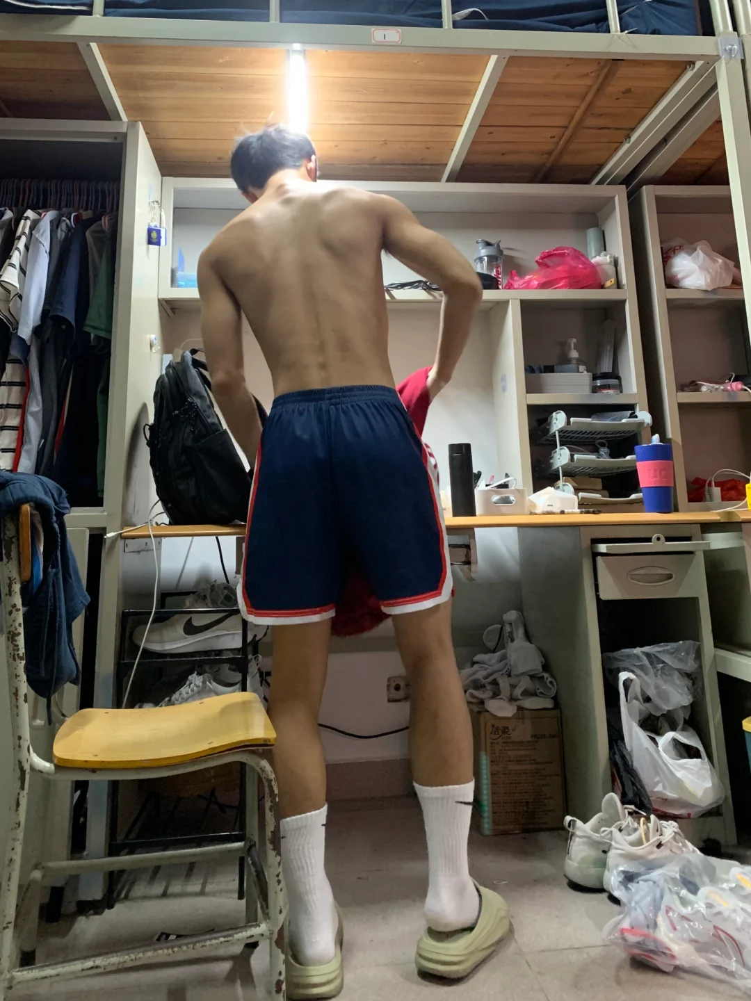 男大学生｜宽肩窄腰，强壮能干，精力爆棚!