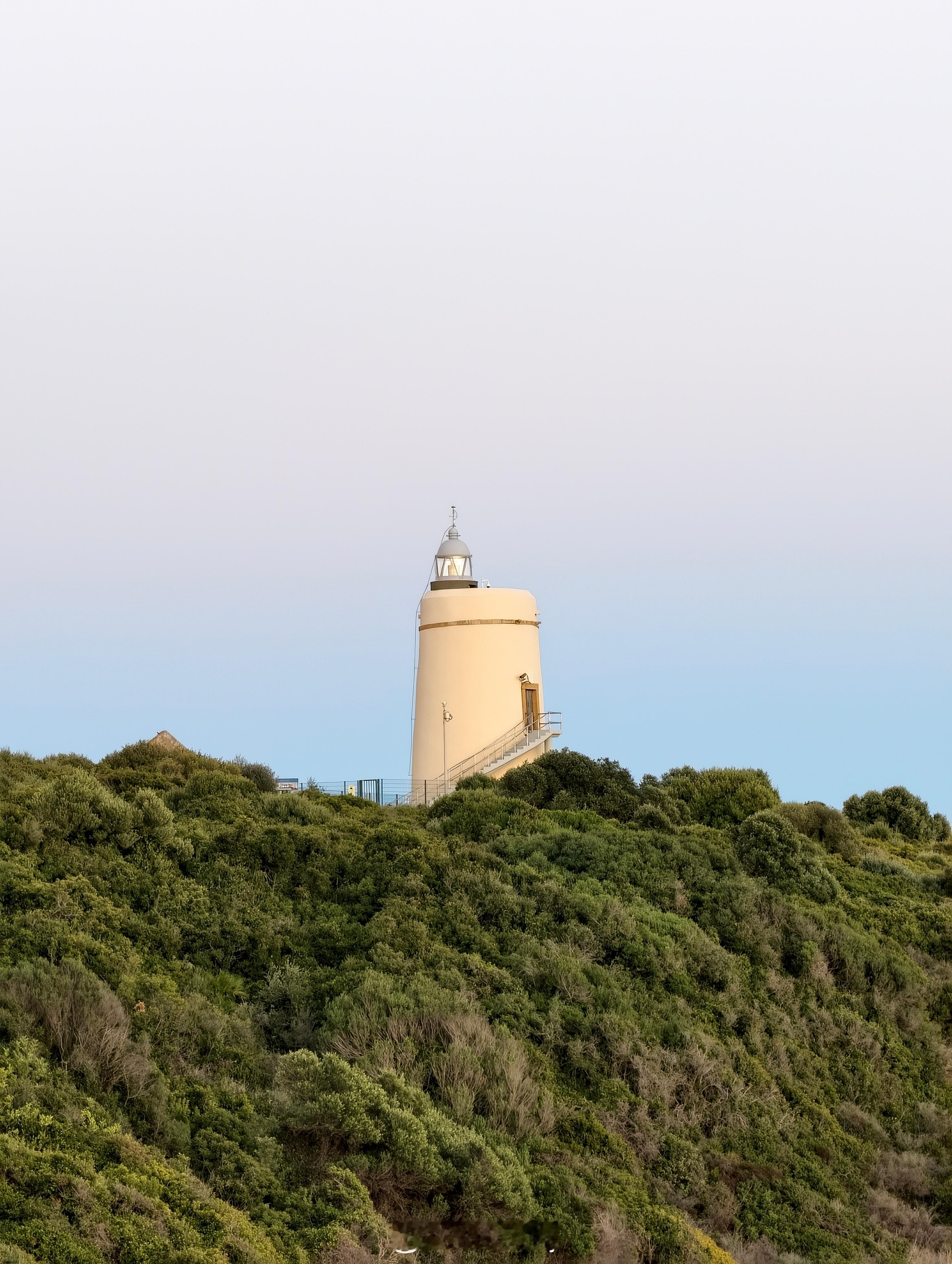 晒一晒西班牙海边的落日时刻。灯塔蓝调时刻非常非常美。怀念一下马拉加之行。 西班牙