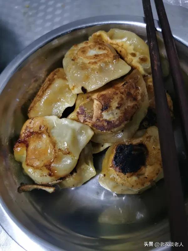 请大家快自查！“趁热吃、趁热喝”会要人的命！
大家知道，有很多人都习惯，趁热吃，