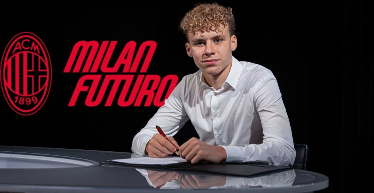 #米兰官宣与伊布儿子签职业合同# 据直播吧，米兰官方宣布，伊布儿子文森特签署首份