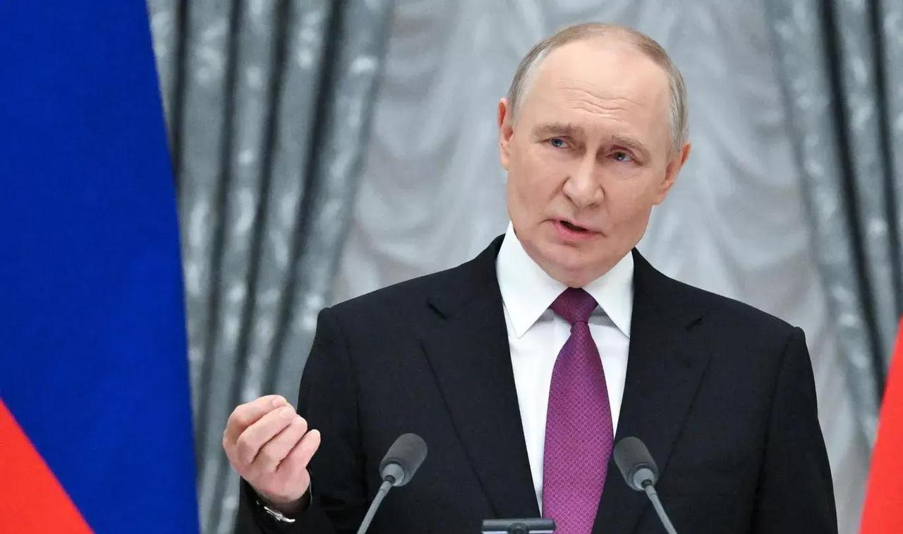 快讯！快讯！
 
俄罗斯总统普京突然表示了。
 
11月4日是民族团结日，他提到