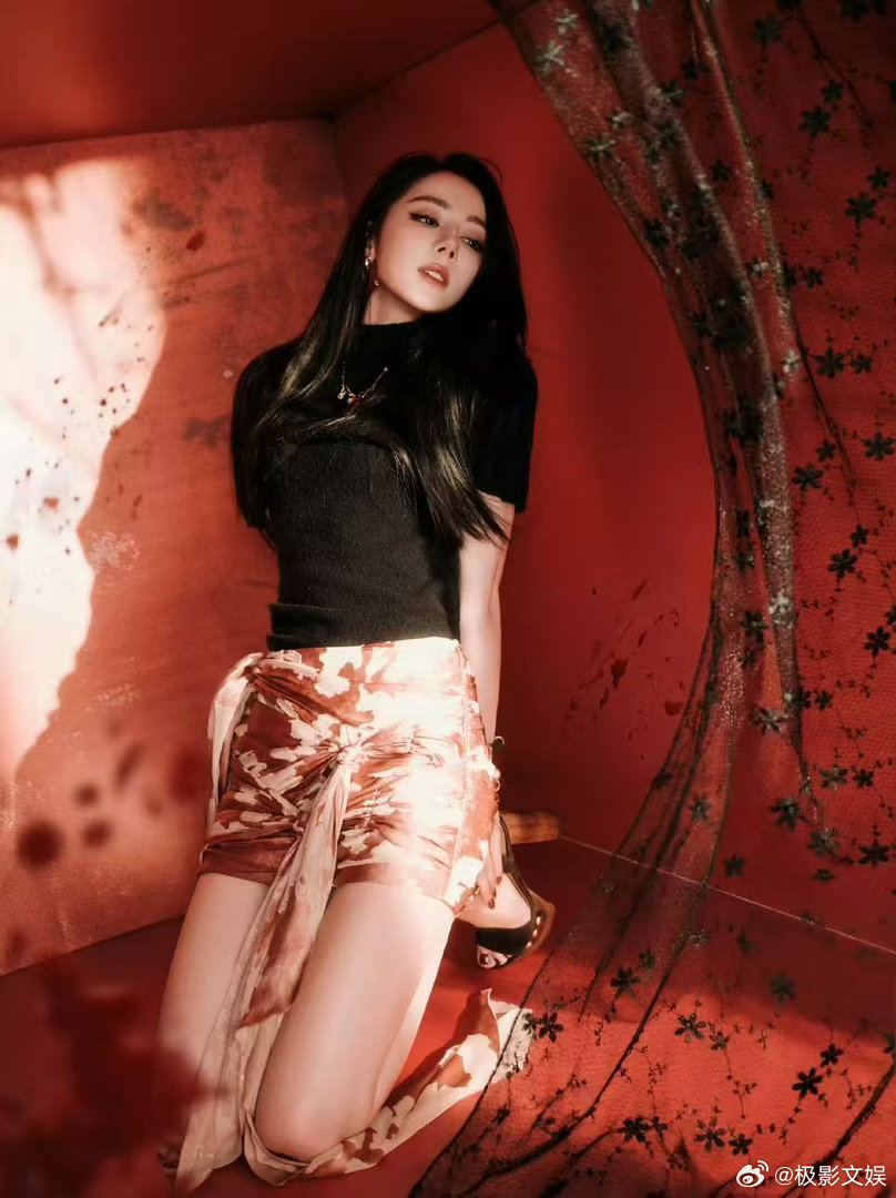 迪丽热巴幽冥提灯妆热巴幽冥提灯妆迪丽热巴幽冥提灯妆，好美，好看爱看 