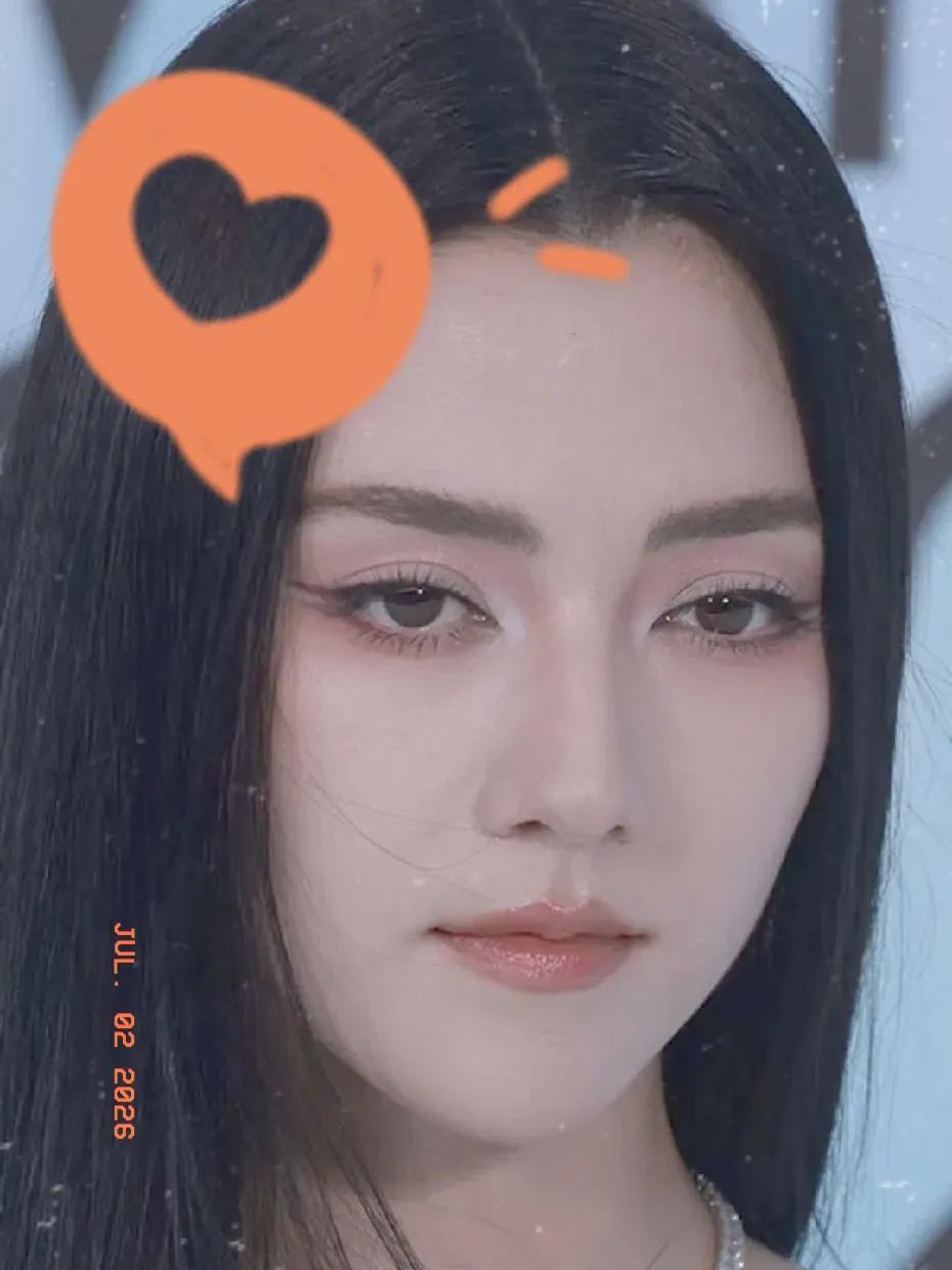 娜然能不能进霍家的门，那是人家豪门里的博弈，咱们看客没必要瞎操心。但有一点倒是挺