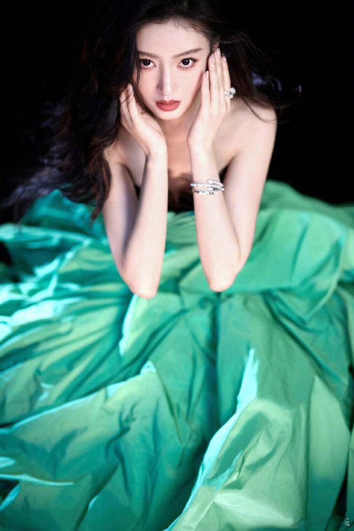 【张天爱方称对造谣绝不姑息 】近日，张天爱视频弹幕被刷花三三 张寓帅等，引情感纠