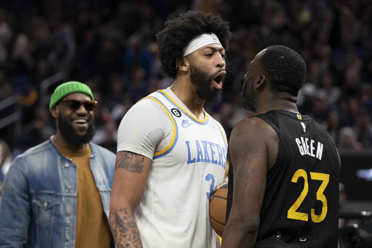 重磅炸局！勇士彻底摊牌！送走巴特勒，梭哈詹眉组史诗四巨头？

NBA休赛期王炸级