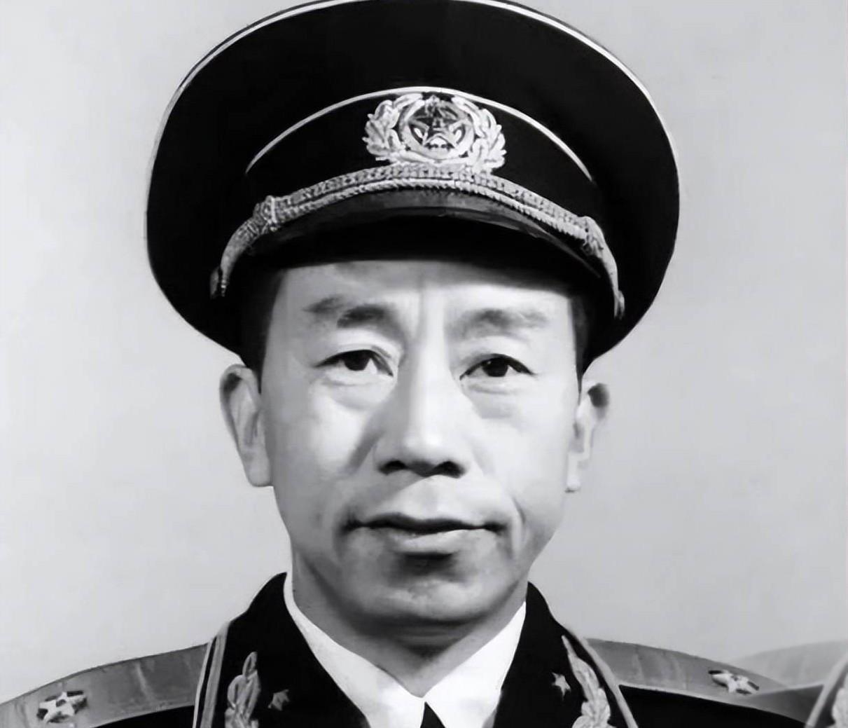 1943年敌后形势凶险，各地缴获的金银经费需要专人护送回延安，女干部罗健接到护送