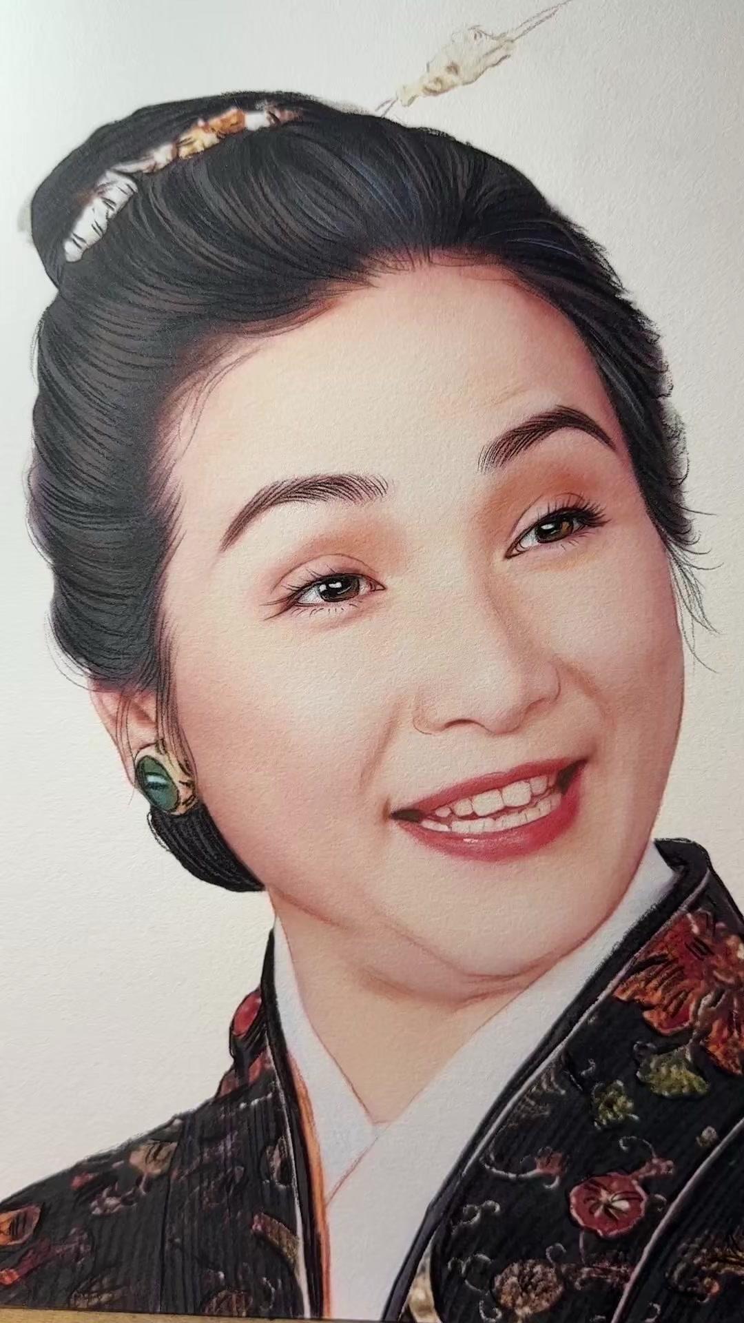 直到现在才得知，2019年郑佩佩确诊了罕见的精神退行性非典型帕金森综合症，生前便