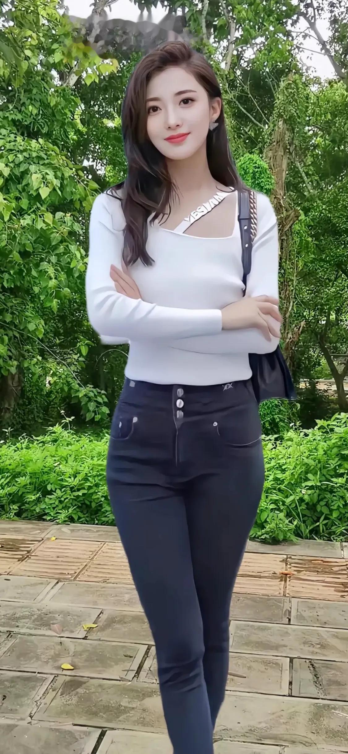 为什么女人都喜欢坏坏的男人？
其实答案简单，正所谓男人不坏女人不爱，这年头，太老