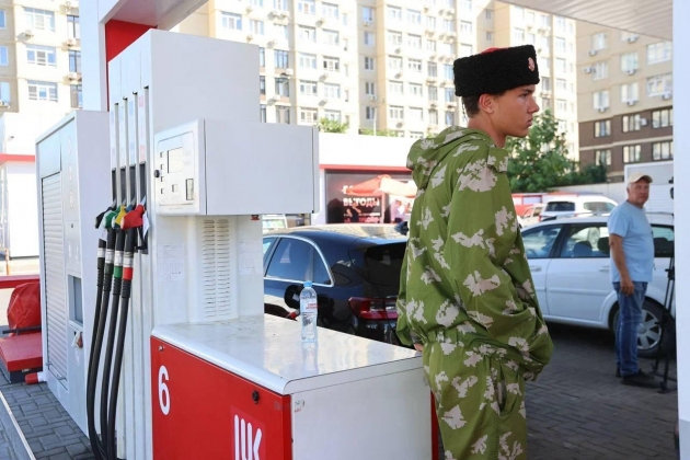阿纳帕加油站派驻哥萨克与公职人员巡逻阿纳帕7月3日消息（航空专业新闻网）——克拉