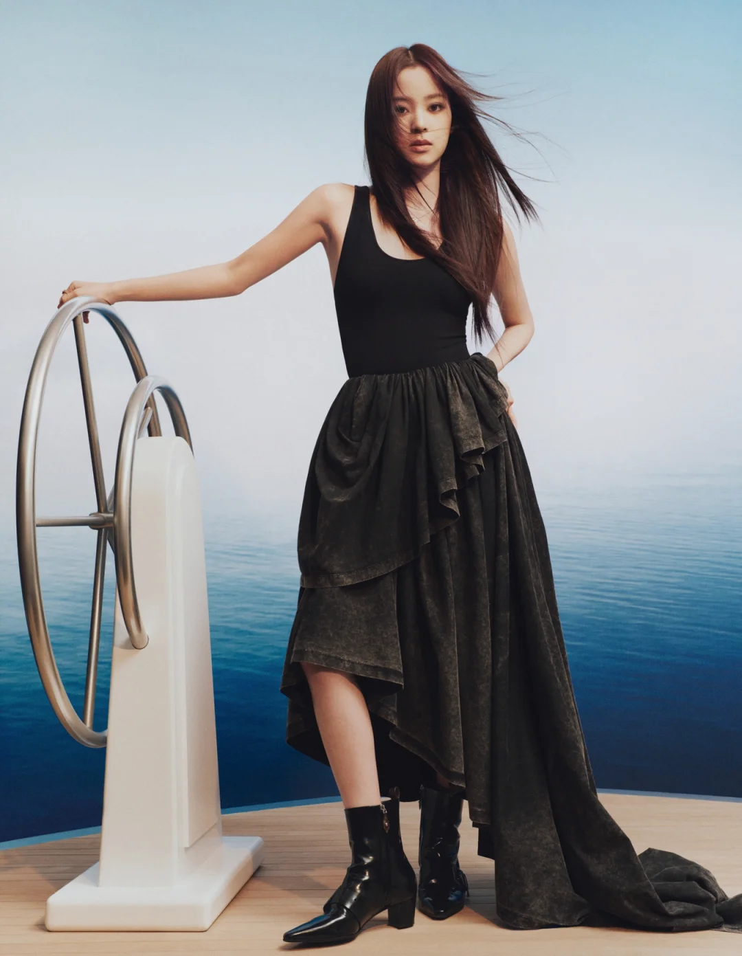 歐陽娜娜 漫步路易威登上海新地標