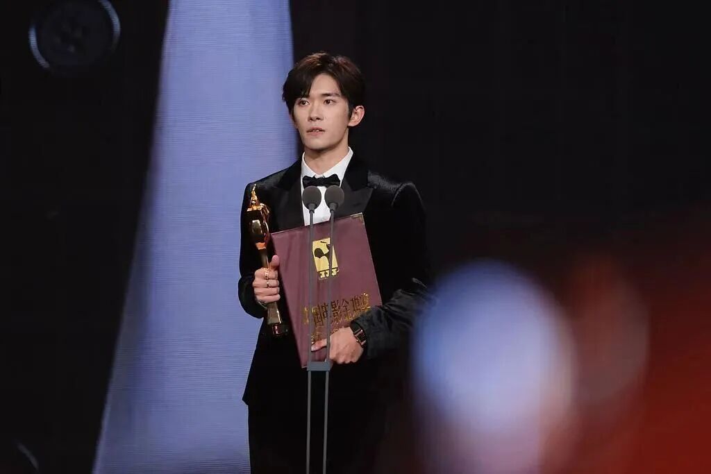 【】 11月15日晚，第38届中国电影金鸡奖在福建厦门揭晓。16日，中央戏剧学院