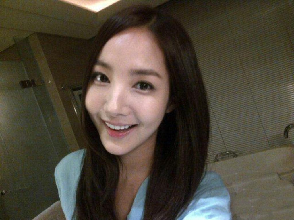 我永远会被一些古早韩风鲨 金秘书朴敏英 穿搭放现在看都不过时….（隔壁🫘现在好