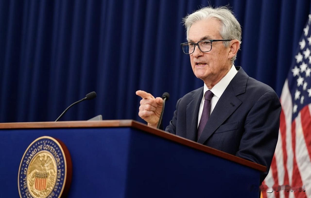 美联储降息的事儿，好多人看不懂
降息了，美联储年末搞的，降了25，基点利率变了。