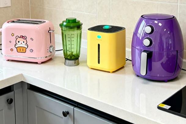 朋友老周家那个跑步机，当初花3000多买的，现在成了全家人最贵的晾衣架。他媳妇说