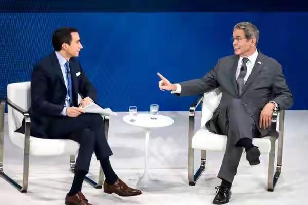 太阳从西边出来了？
美财长贝森特突然对外宣布，“中国美国才是盟友！”
世人没听错