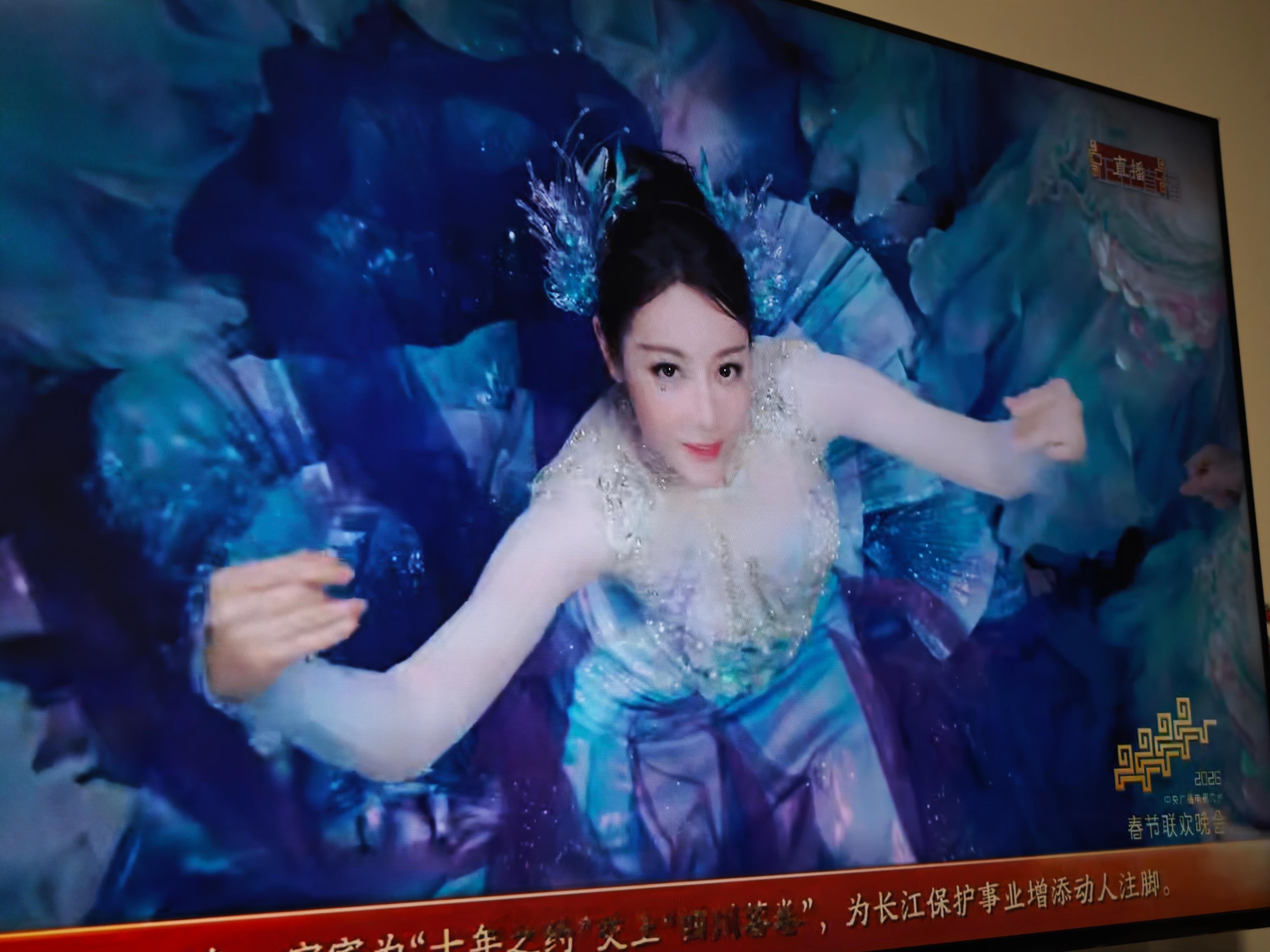 谁给迪丽热巴化的妆美神！真的美到我的心巴上~~~体会到皇帝为啥不务朝政了西域美人