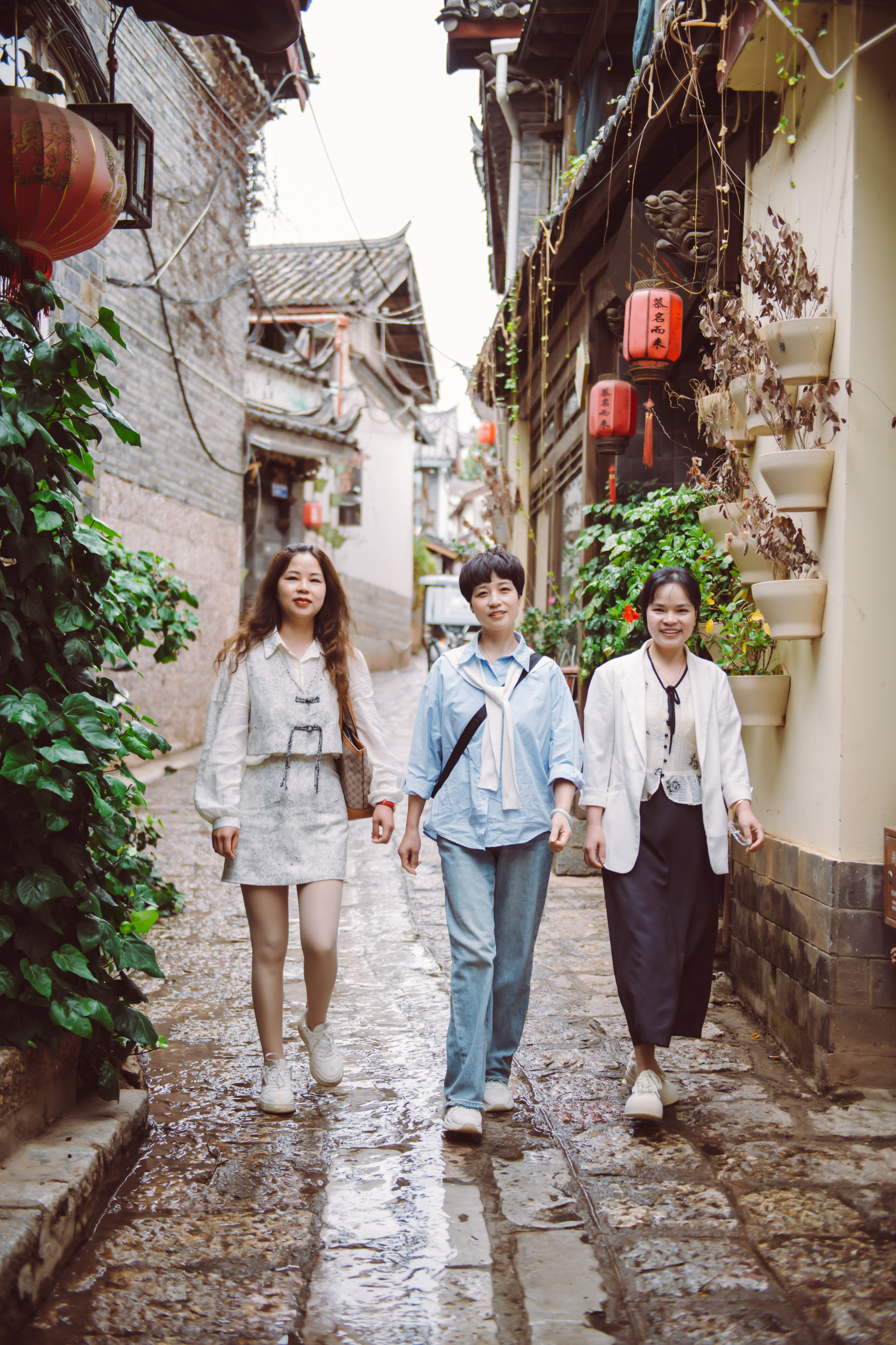 家里三姐妹带妈妈来云南旅游总害怕踩雷？害怕走马观花累到腰酸背痛，害怕网红餐厅吃不