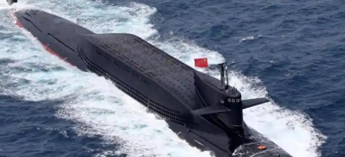 7月6日，渤海一声巨响，中国海军战略核潜艇完成了一次划时代的发射。一枚模拟弹头的
