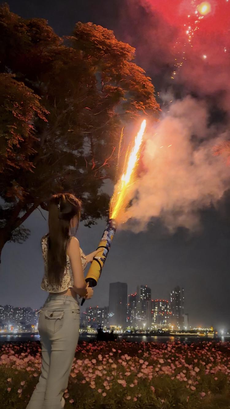 烟花很美