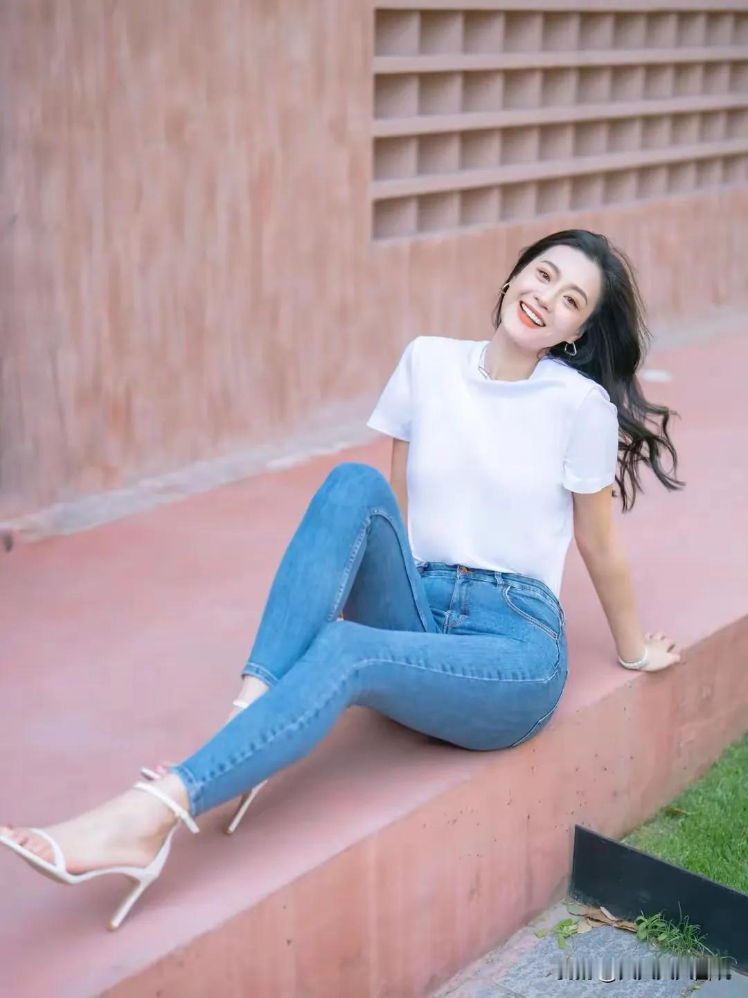 美女阳光灿烂，自然清新