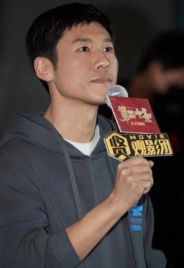 演员，王馥荔说，王骁上中学的时候，也调皮捣蛋，叫家长，都是我妈妈去，他爸爸也去，