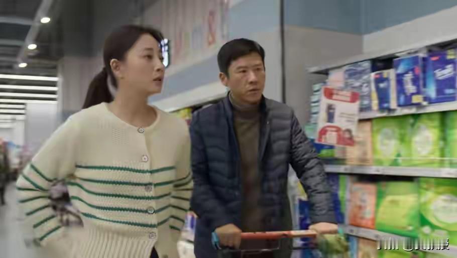 @老徐说道 老徐最近还挺潮
追了不少电视剧📺
一大早他就在群里请教
《凡人歌》