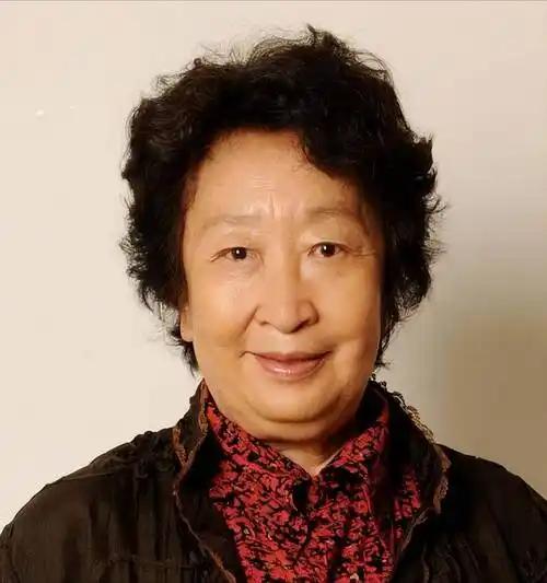 93岁的彭玉老师，在珠海安详地走了。

消息是中视协演员工作委员会发布的，简短、
