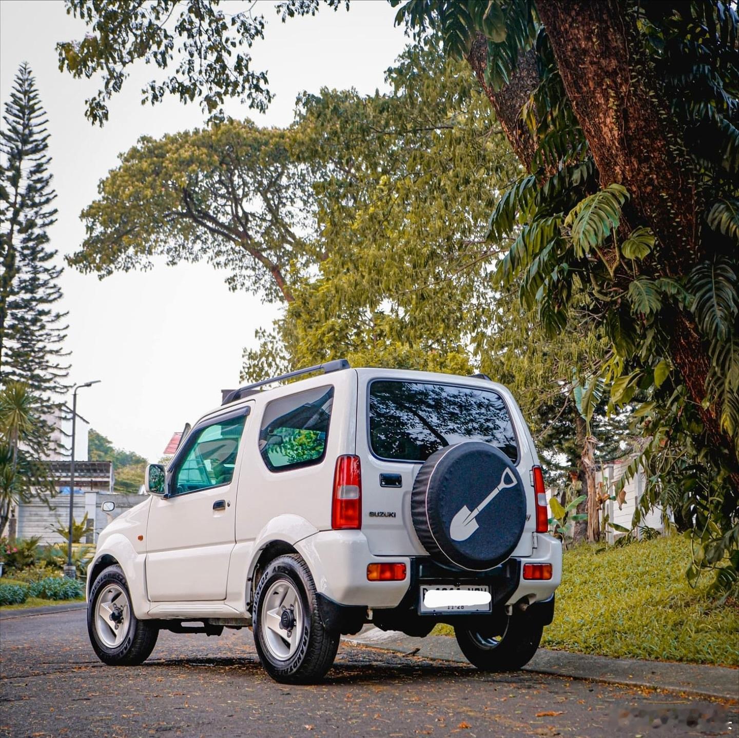 吉姆尼   Jimny JB33 JDM 2004 .At .4x4 .备胎罩有
