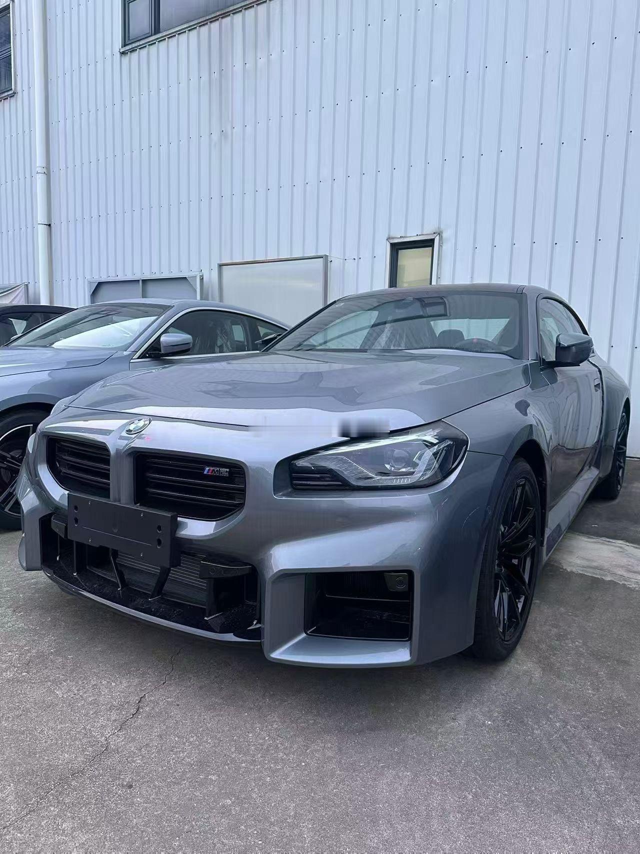 M2 双门轿跑车，摩天灰，现车哦！这又是谁的玩具大v聊车BMW品牌之夜2026北