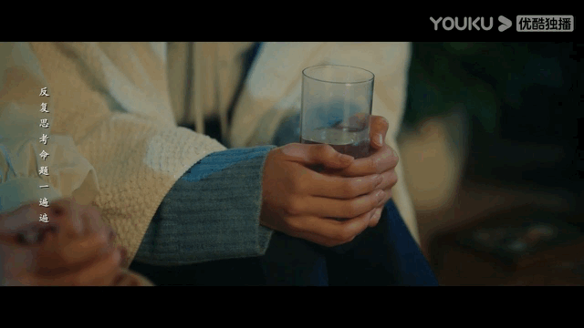 #蓝亦菲两次被父母抛弃#蓝亦菲的这一切真的是让人深深共情到了，特别是两次都被父母