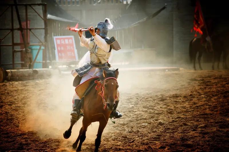 上联:文能提笔安天下，邀对下联？武能骑马定江山。