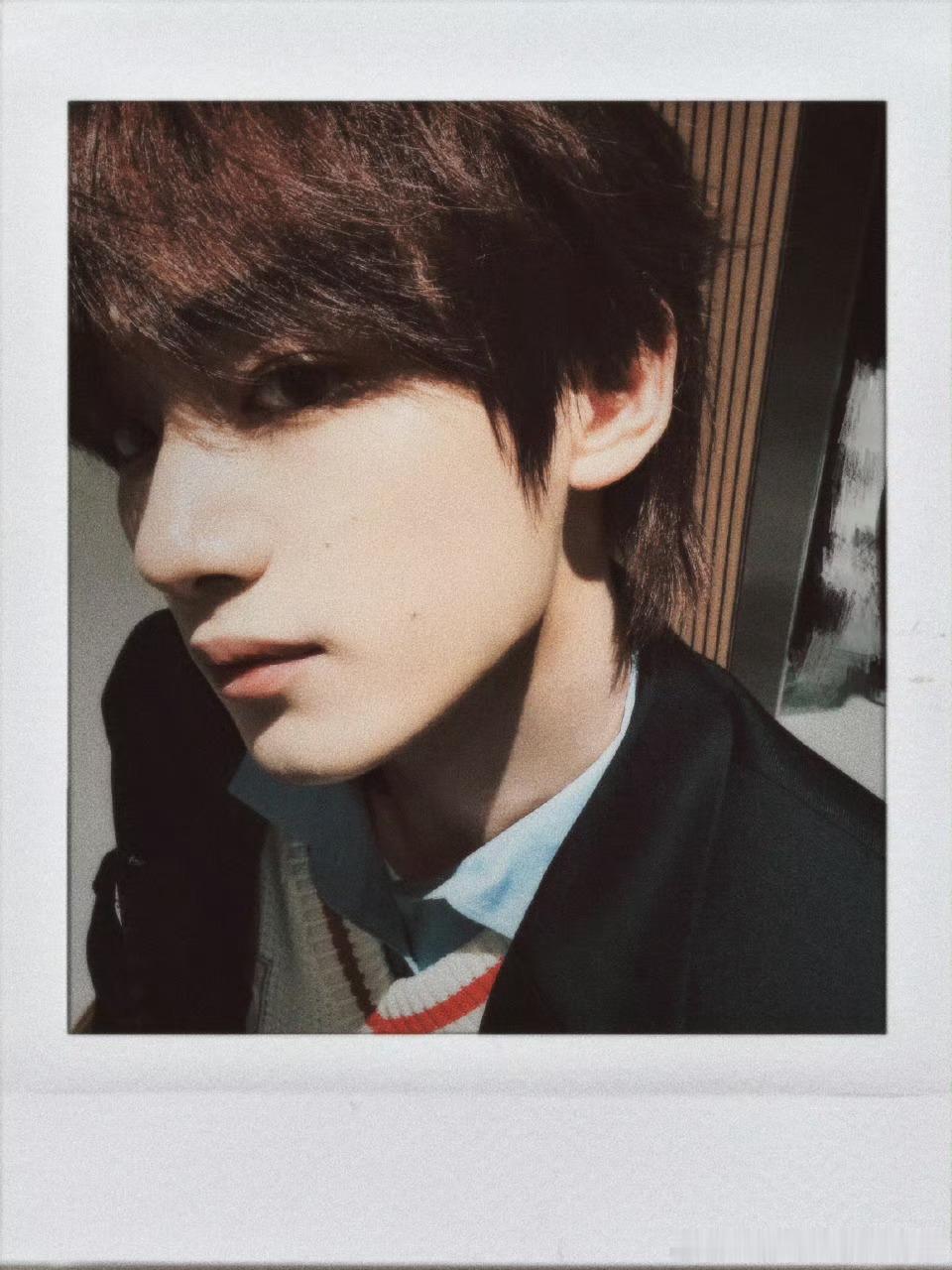 丁程鑫发女友视角自拍丁程鑫半夜发自拍了 丁程鑫半夜发的女友视角自拍吧！！丁程鑫