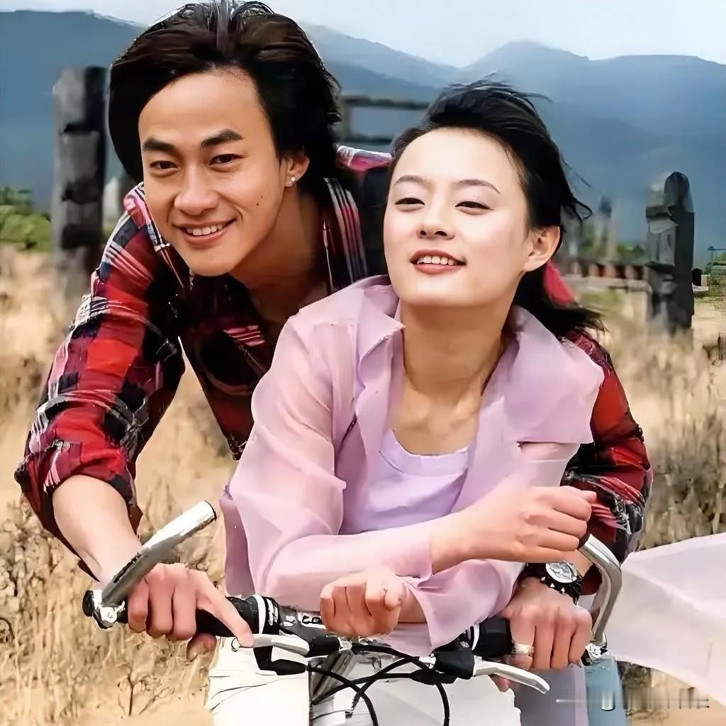何润东三次表白孙俪被拒

孙俪坚持选择邓超

竟然是因为
邓超更符合孙俪的择偶标