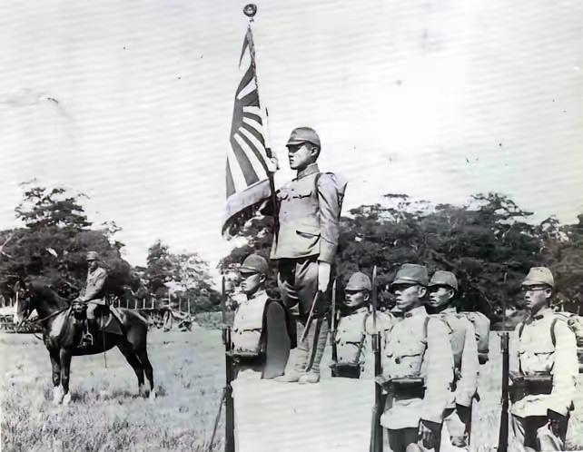 1942年新加坡沦陷，英军女兵沦为日军玩物，她们每天要接待二十至三十名日军士兵！