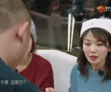 闻闻萌娃届的小武艺爸爸当家 闻闻吃三明治这段我真的笑到肚子疼！第一次拿手里啪叽掉