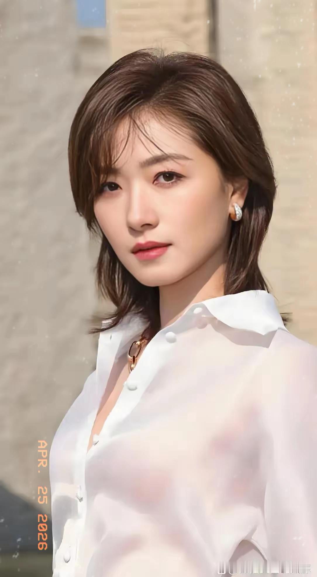 43岁万茜反差太大，彻底打破从前的人生宣言，曾经直言不婚不育、独爱事业，如今满心