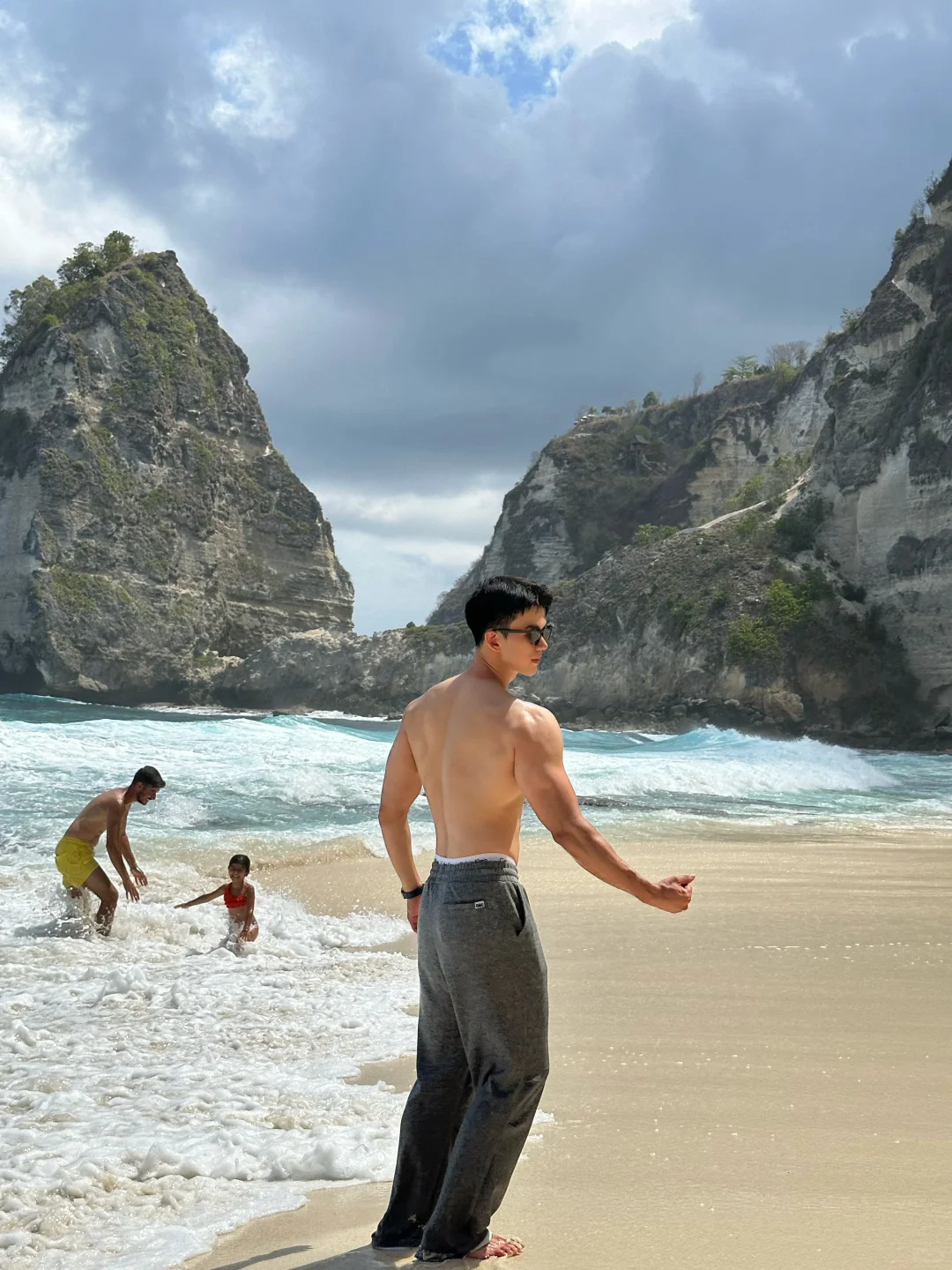 190cm 90kg 在佩尼达没有拖后腿