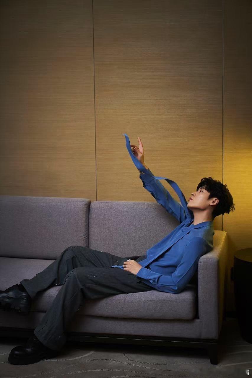 隔壁老樊工作室  隔壁老樊_樊凯杰  🎙️歌声点燃舞台 邂逅冬日灵感💓   