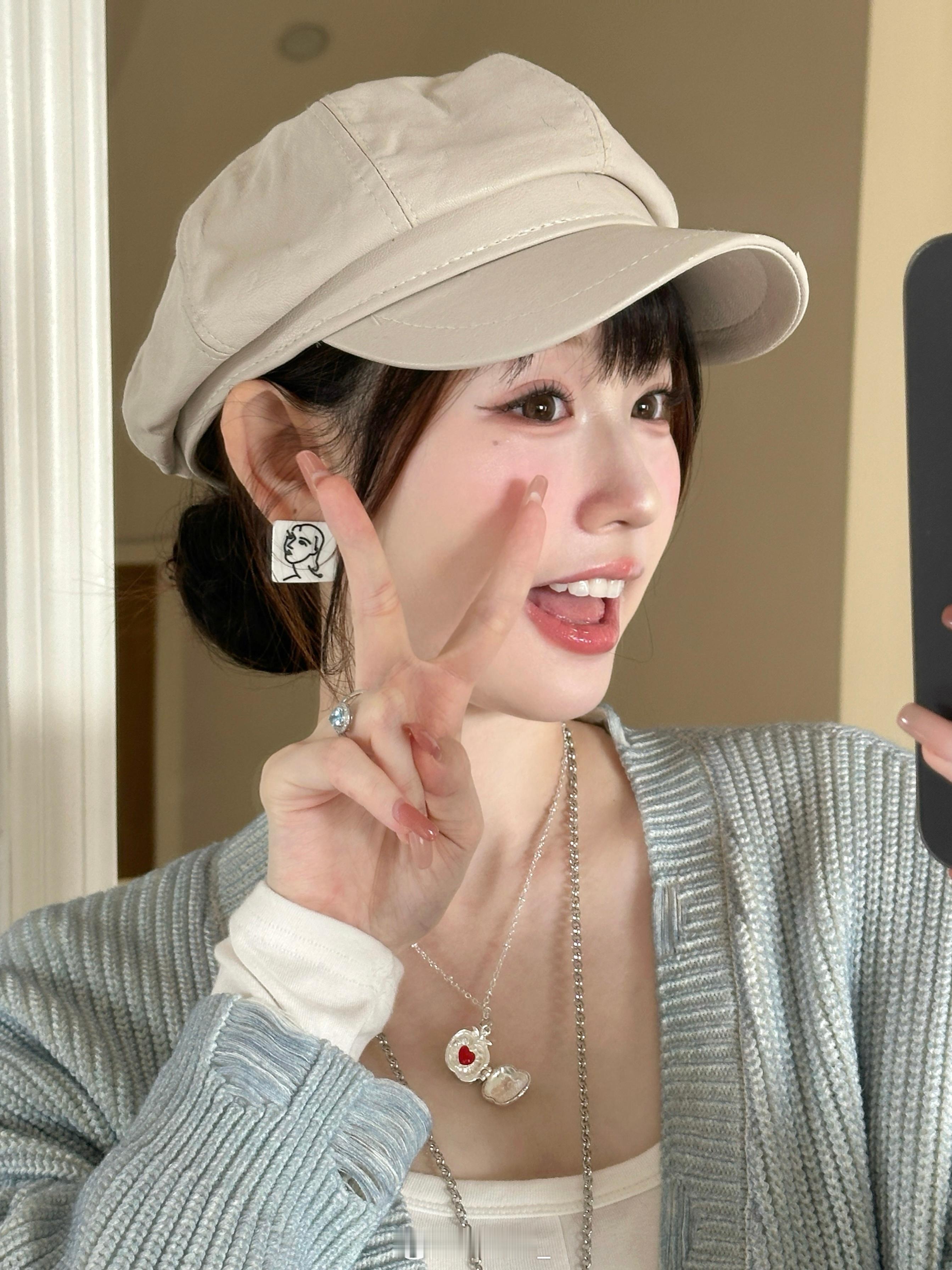 🌤️👩🏻‍🍳 我今天这个look 像不像画家hhhh好嫩～还是不愿意好好
